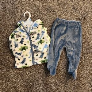NWOT Fleece Dinosaur Baby Set 3-6 Months
